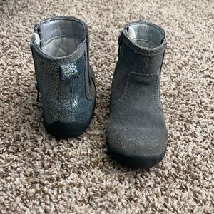 Stride rite size 7 boots